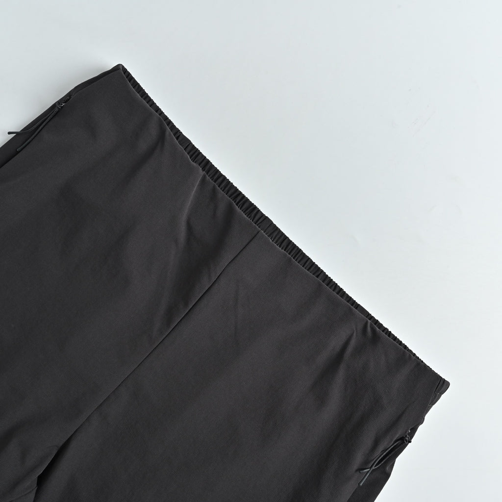 Descente Belted High-Stretch Quick-Dry Trousers — Black
