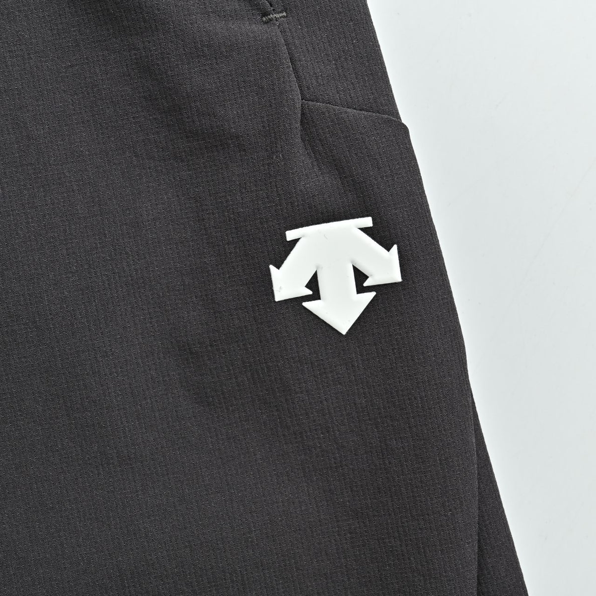 Descente Belted High-Stretch Quick-Dry Trousers — Black