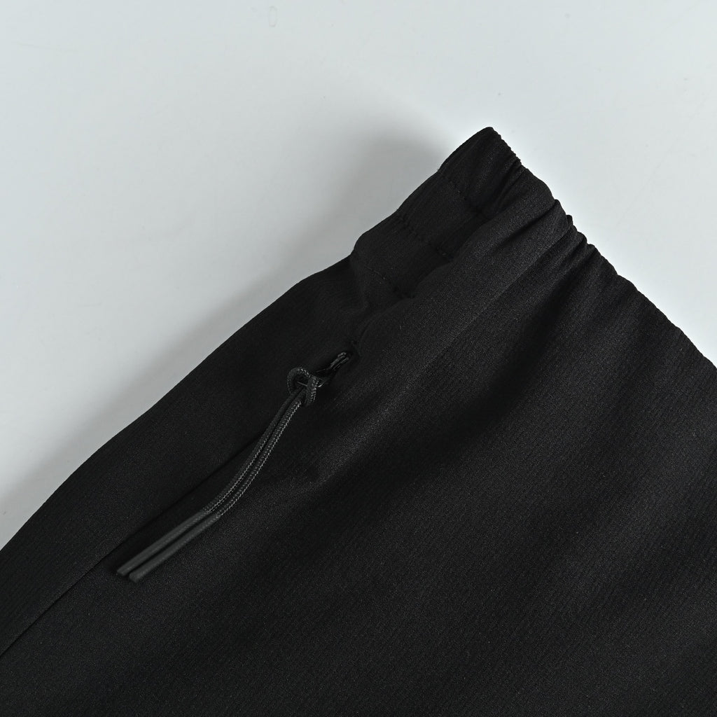 Descente Belted High-Stretch Quick-Dry Trousers — Black