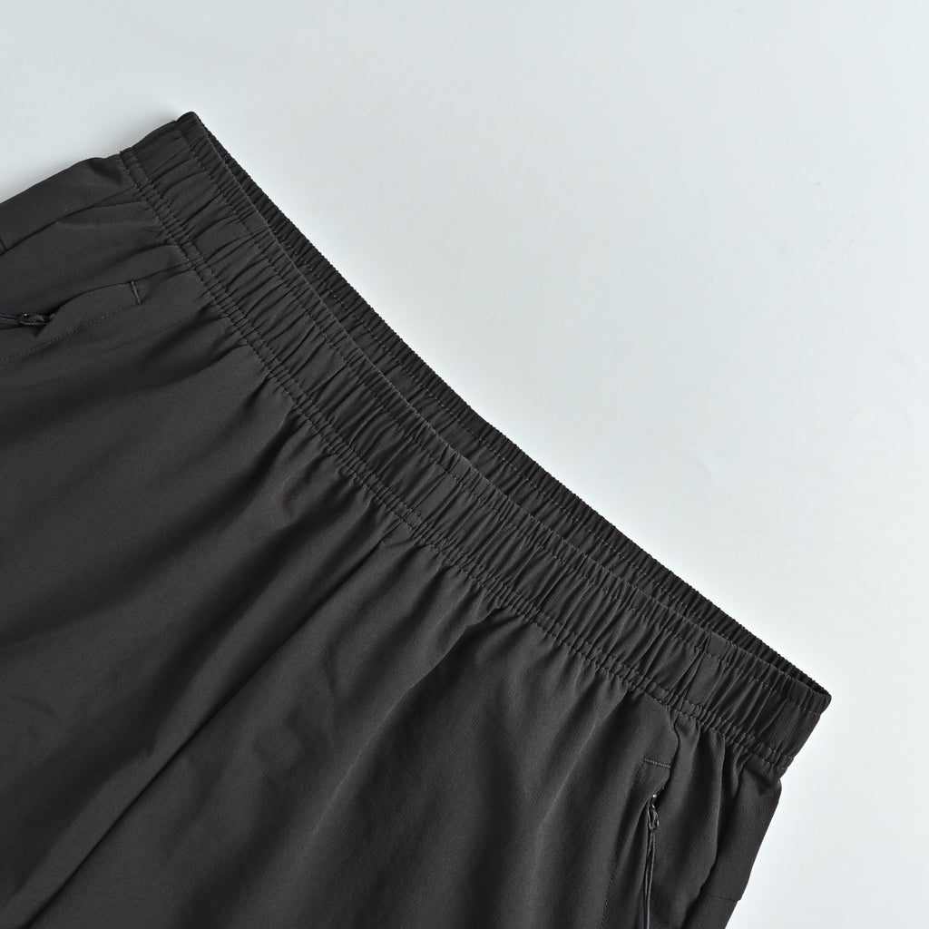 Descente High-Stretch Quick-Dry Trousers — Black