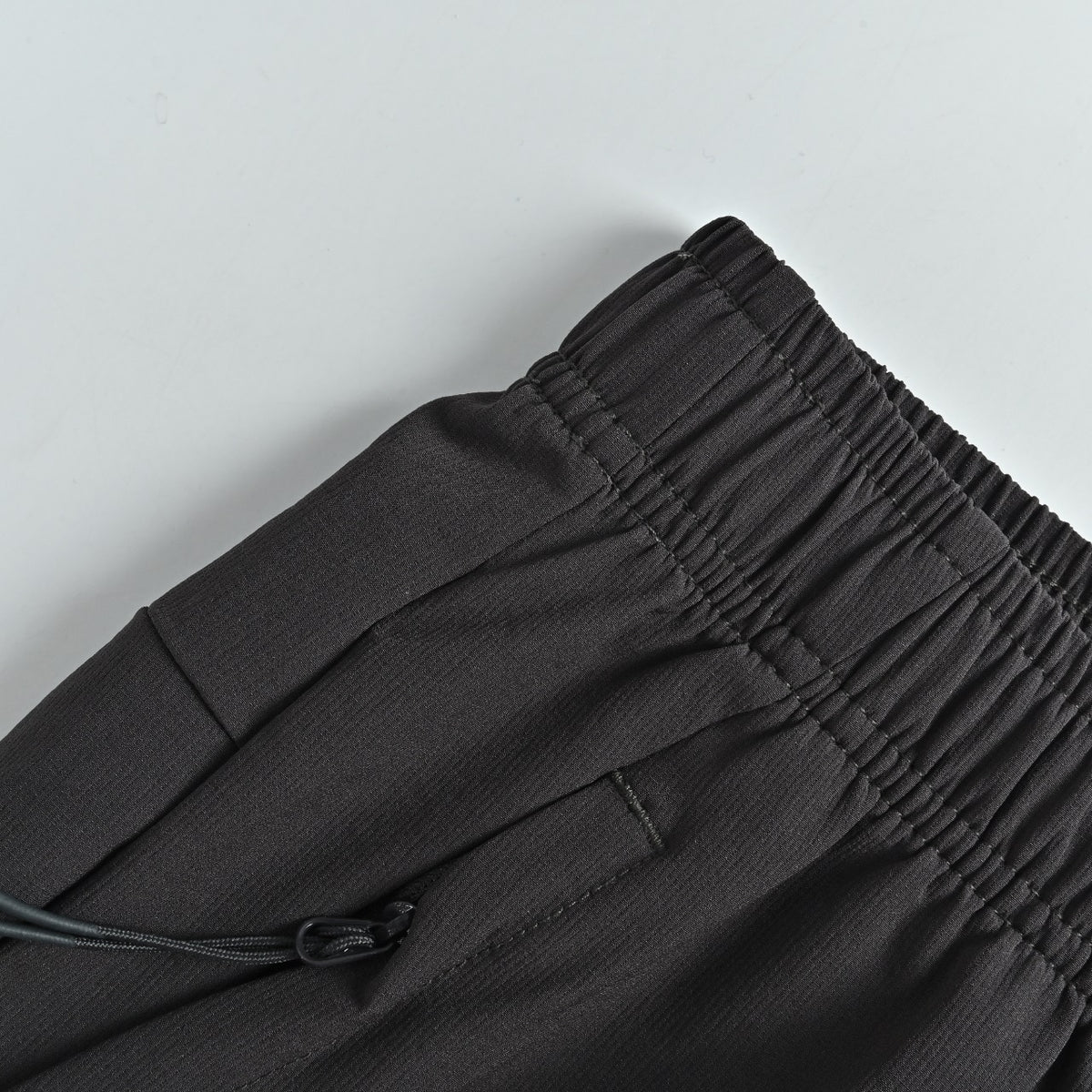 Descente High-Stretch Quick-Dry Trousers — Black