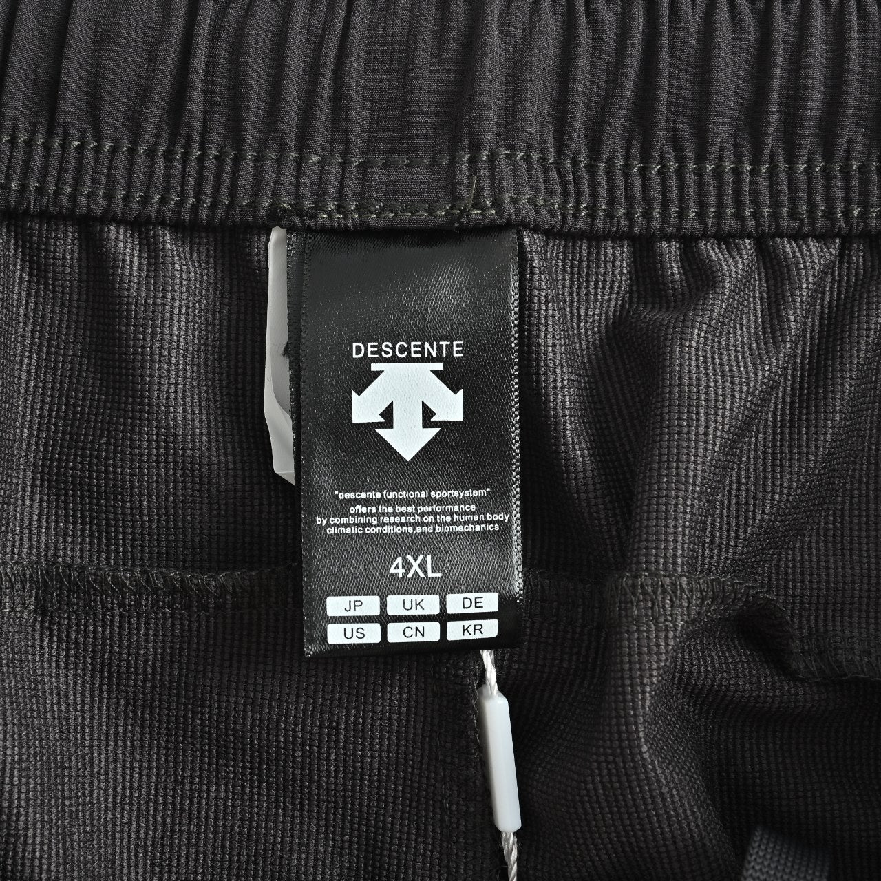 Descente High-Stretch Quick-Dry Trousers — Black