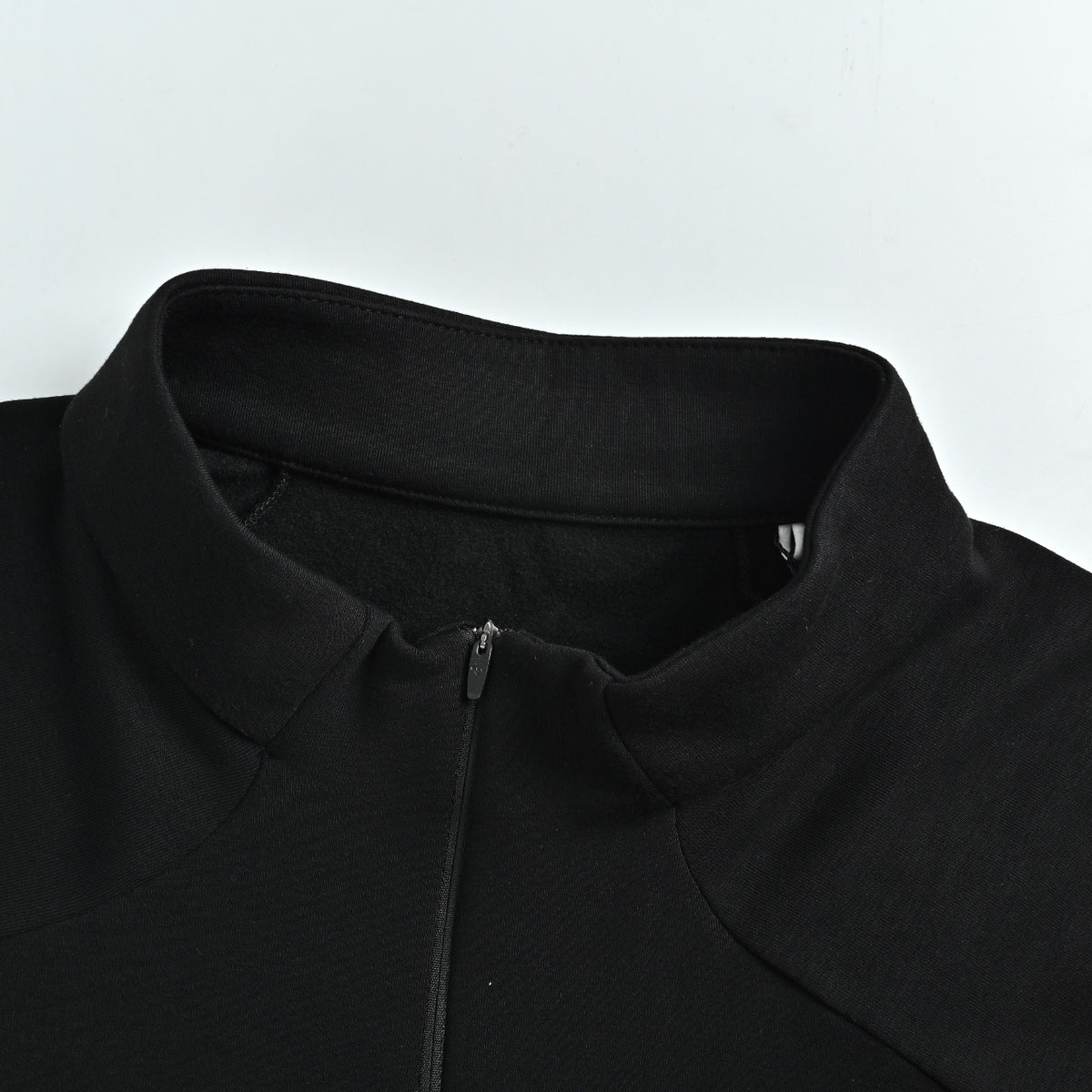 Descente Training Men's SOLOTEX Long-Sleeve Half-Zip Slim-Fit Thermal Knit Top Black