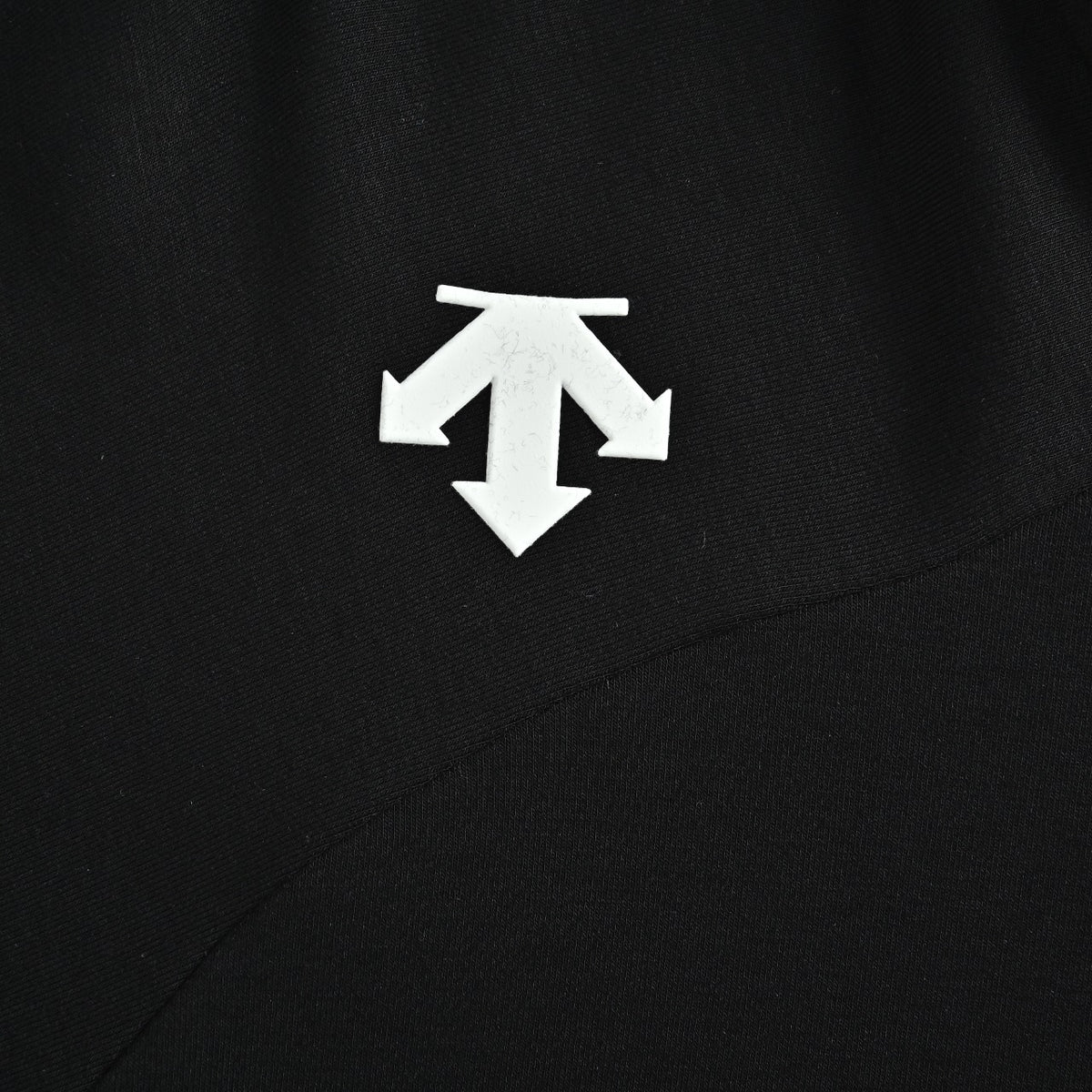 Descente Training Men's SOLOTEX Long-Sleeve Half-Zip Slim-Fit Thermal Knit Top Black