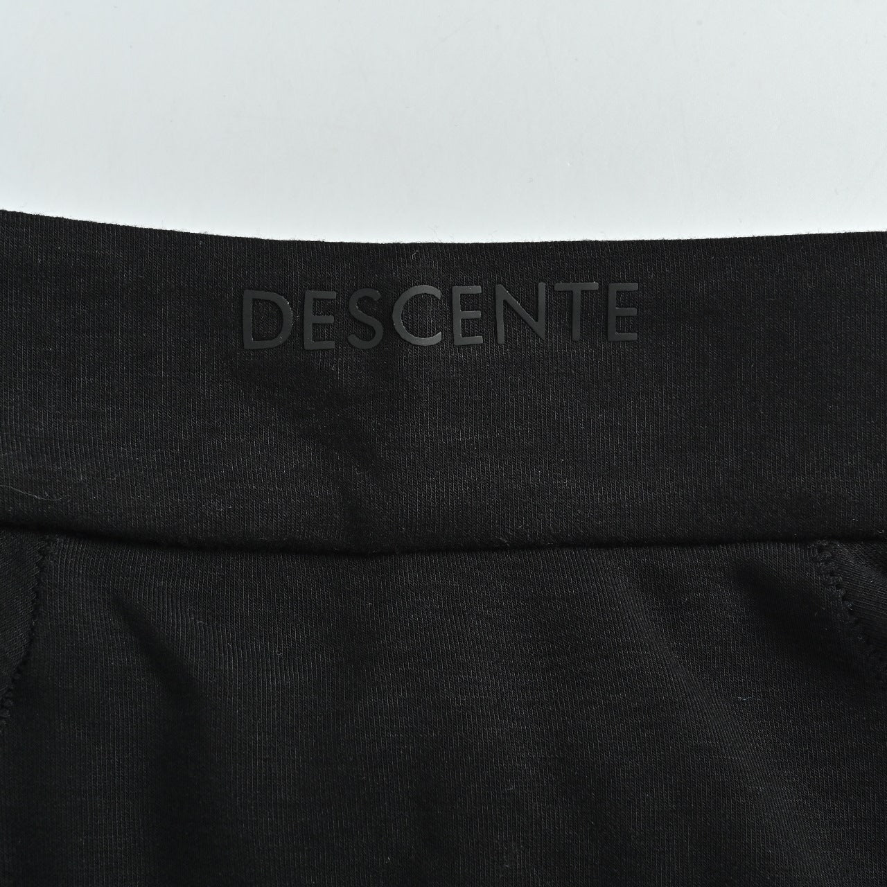 Descente Training Men's SOLOTEX Long-Sleeve Half-Zip Slim-Fit Thermal Knit Top Black