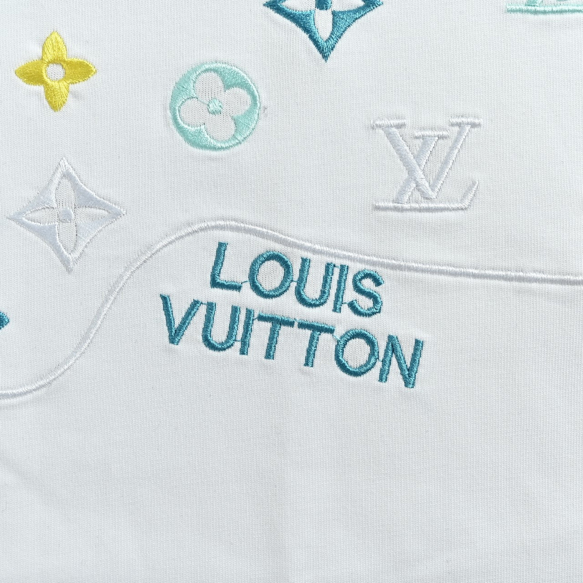 Louis Vuitton 26SS Wave-Pattern Colorblock Monogram Embroidered Letter Logo Long-Sleeve T-Shirt White
