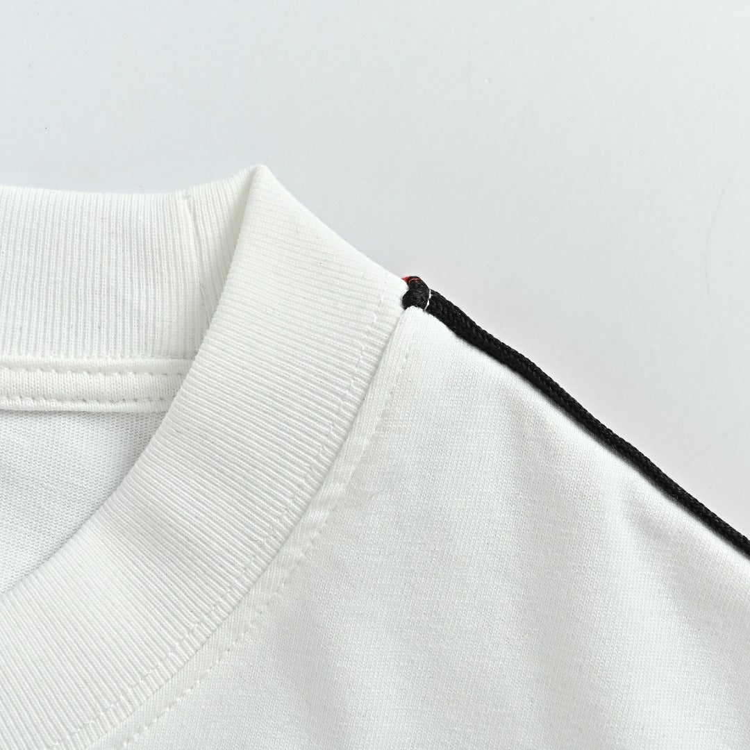 Gucci Red Green Web Stripe Shoulder Embroidered Logo Short-Sleeve T-Shirt White