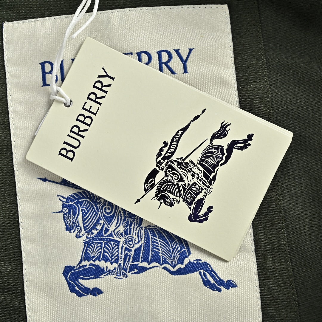 Burberry BBR Sleeve Equestrian Knight Embroidery Reversible Nylon-Blend Hooded Parka — Dark Olive
