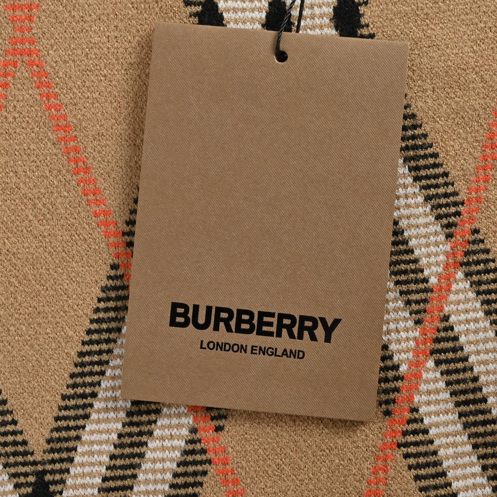 Burberry 25FW Diagonal Check Intarsia Crewneck Knit Sweater - Camel