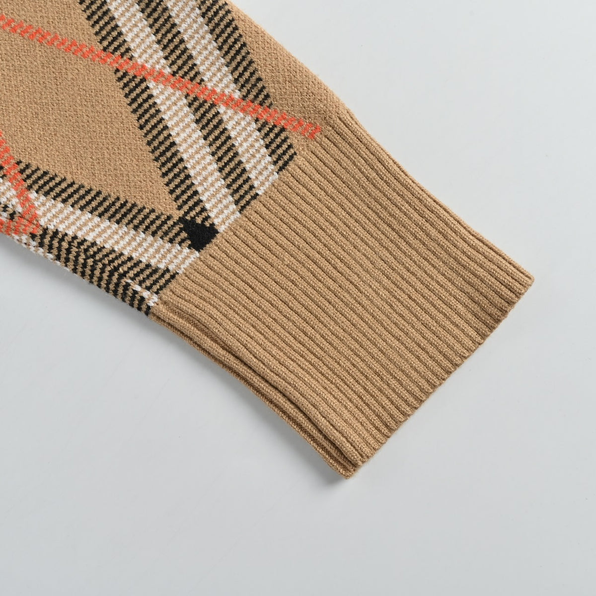 Burberry 25FW Diagonal Check Intarsia Crewneck Knit Sweater - Camel